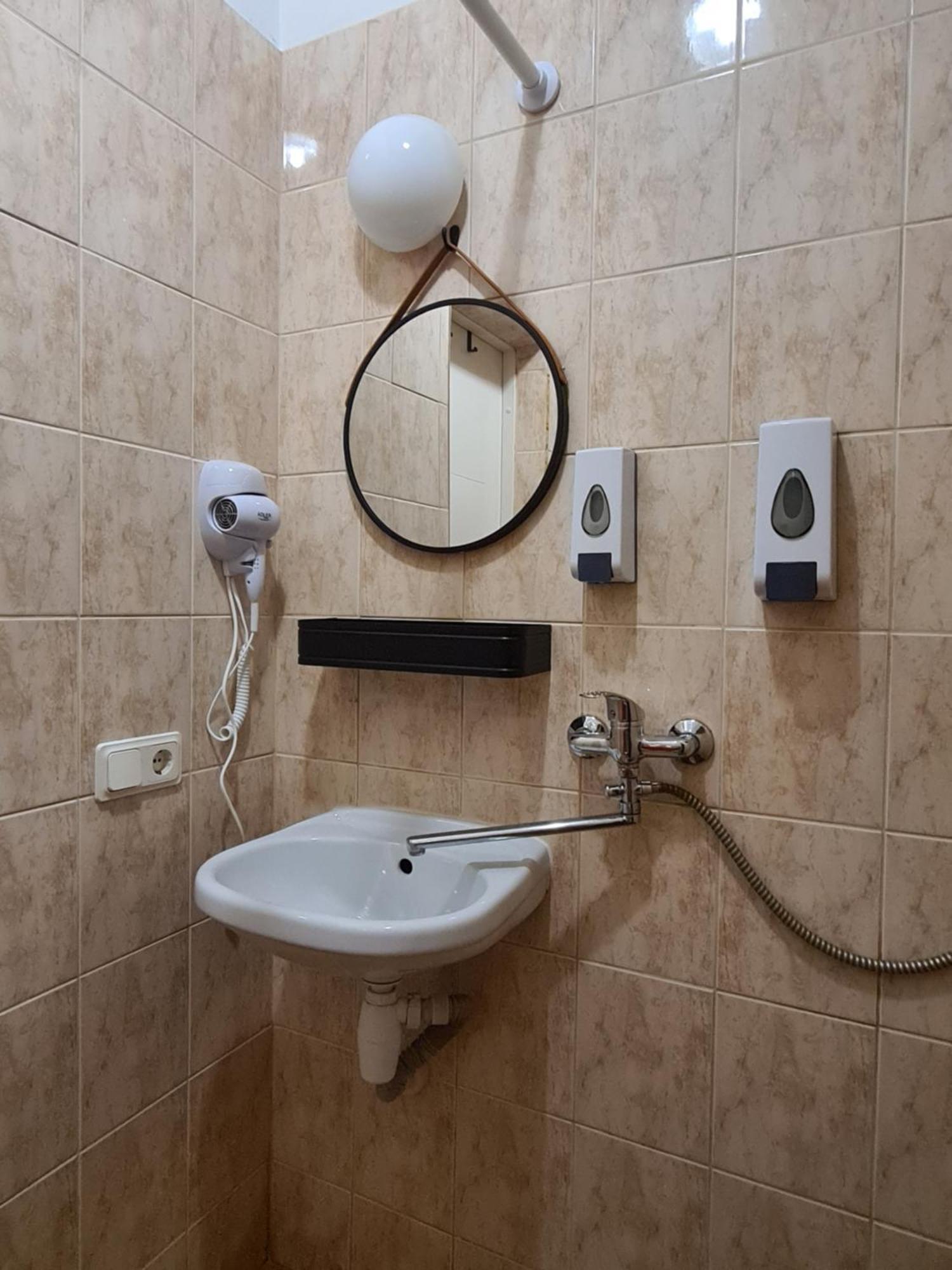 Guest House Kaktus Riga Rum bild