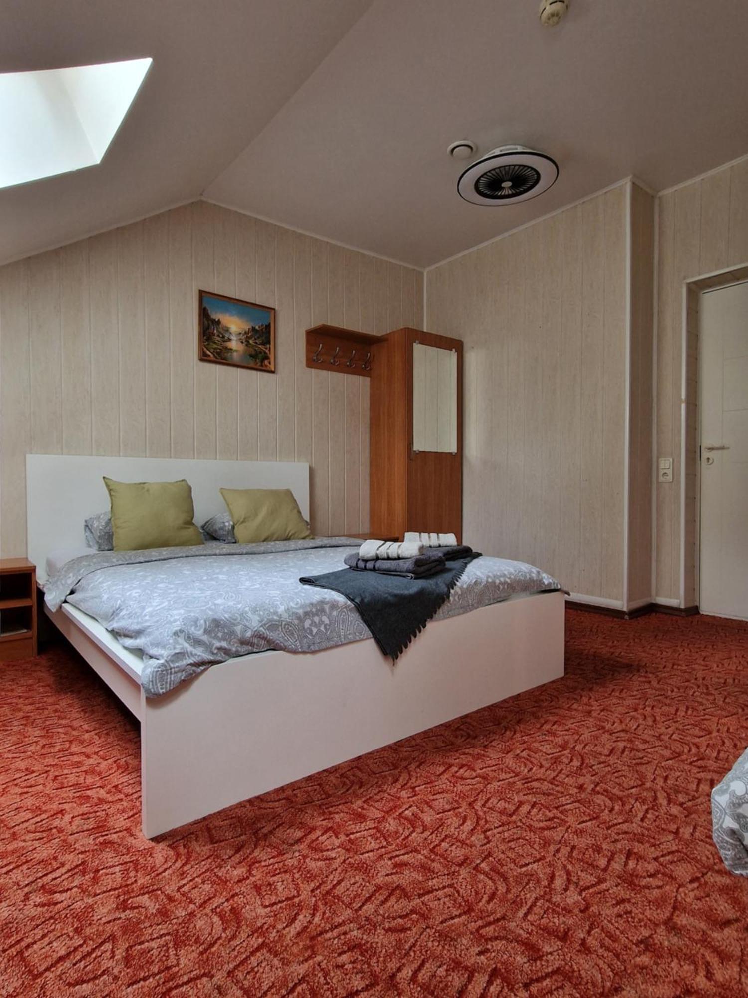 Guest House Kaktus Riga Rum bild